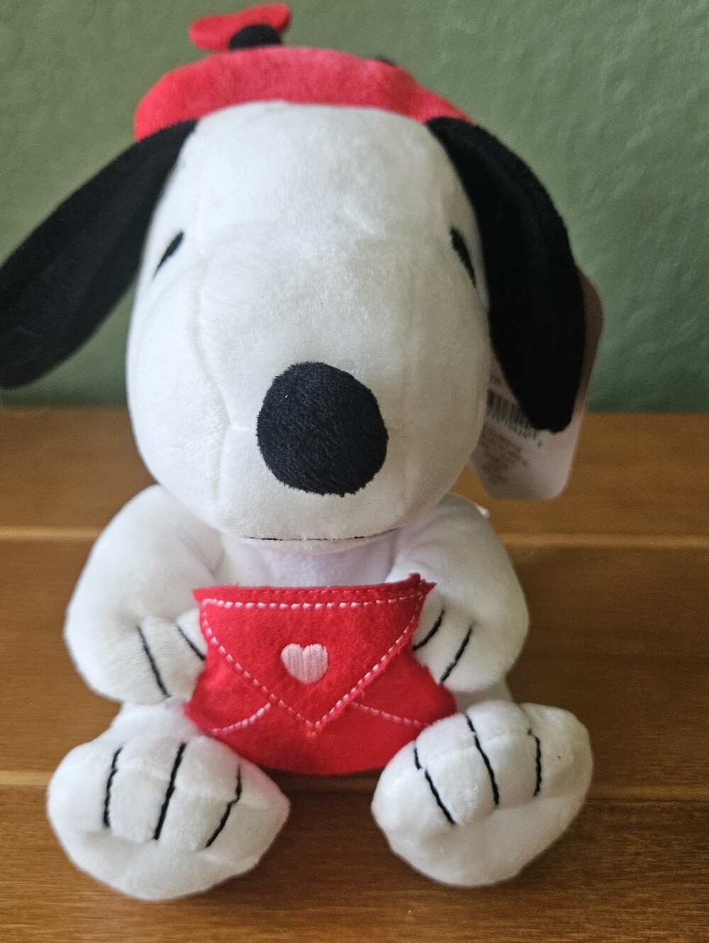 NWT- Hallmark Peanuts Snoopy Valentine's Day Plush